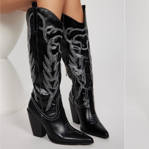 Fashion Nova Cowboy Boots Black - Size 10 - Picture 1 of 4